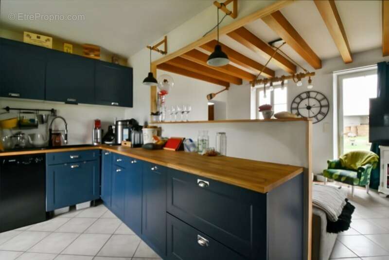 Maison à VALLON-EN-SULLY