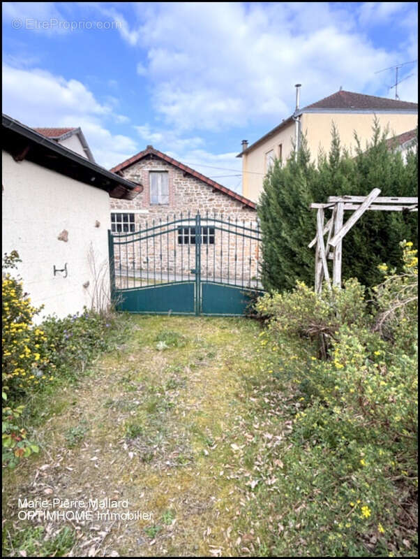 Maison familiale de 7 pièces à BOURGANEUF (23) - photo 31