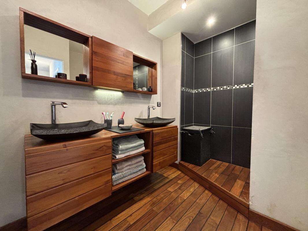 Appartement à BOURG-DE-PEAGE