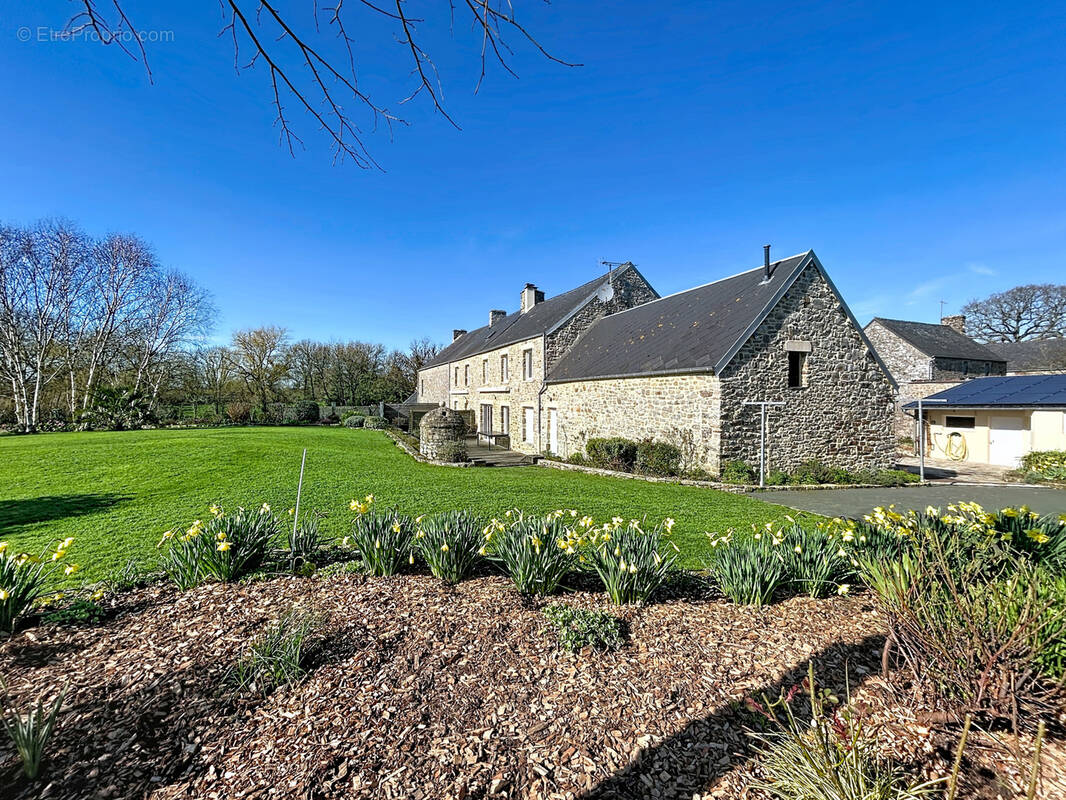 Maison à SAINT-MAURICE-EN-COTENTIN