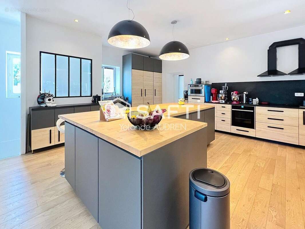 Maison 363 m² à Le Pellerin  - photo 4