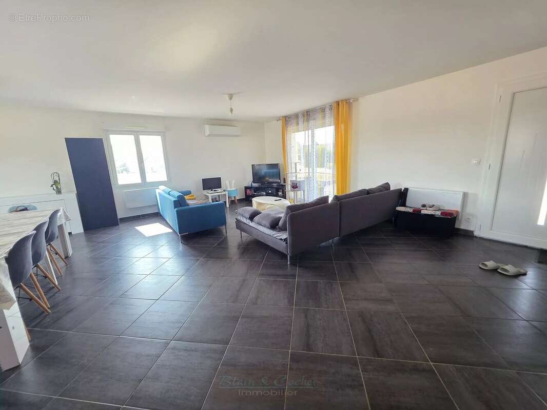 Maison familiale avec 5 chambres - Corquilleroy - photo 2