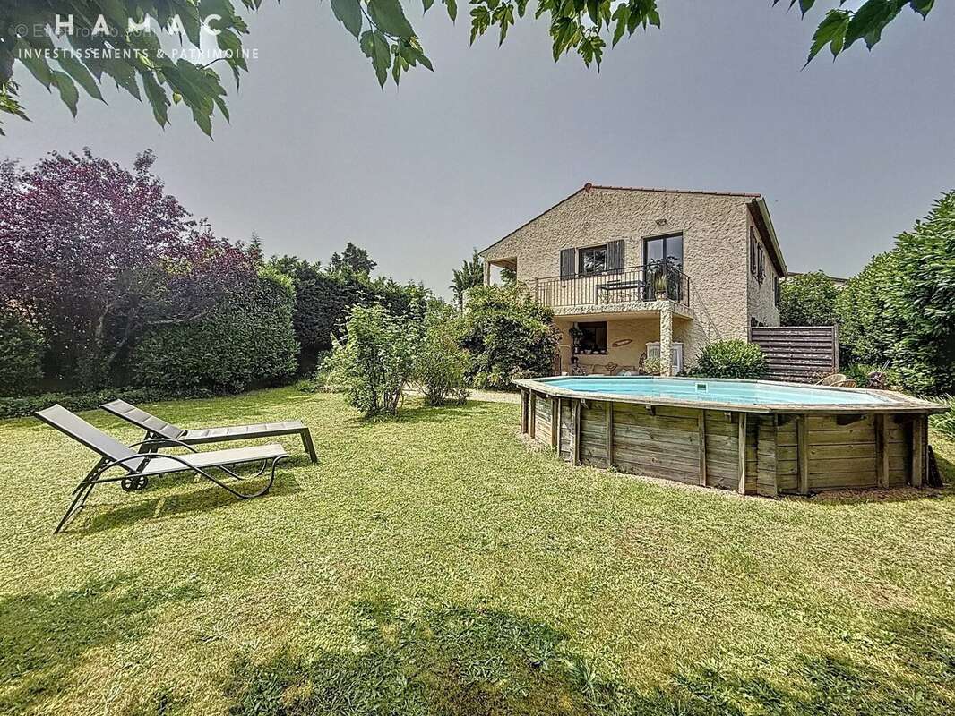 Maison à LA TOUR-DE-SALVAGNY