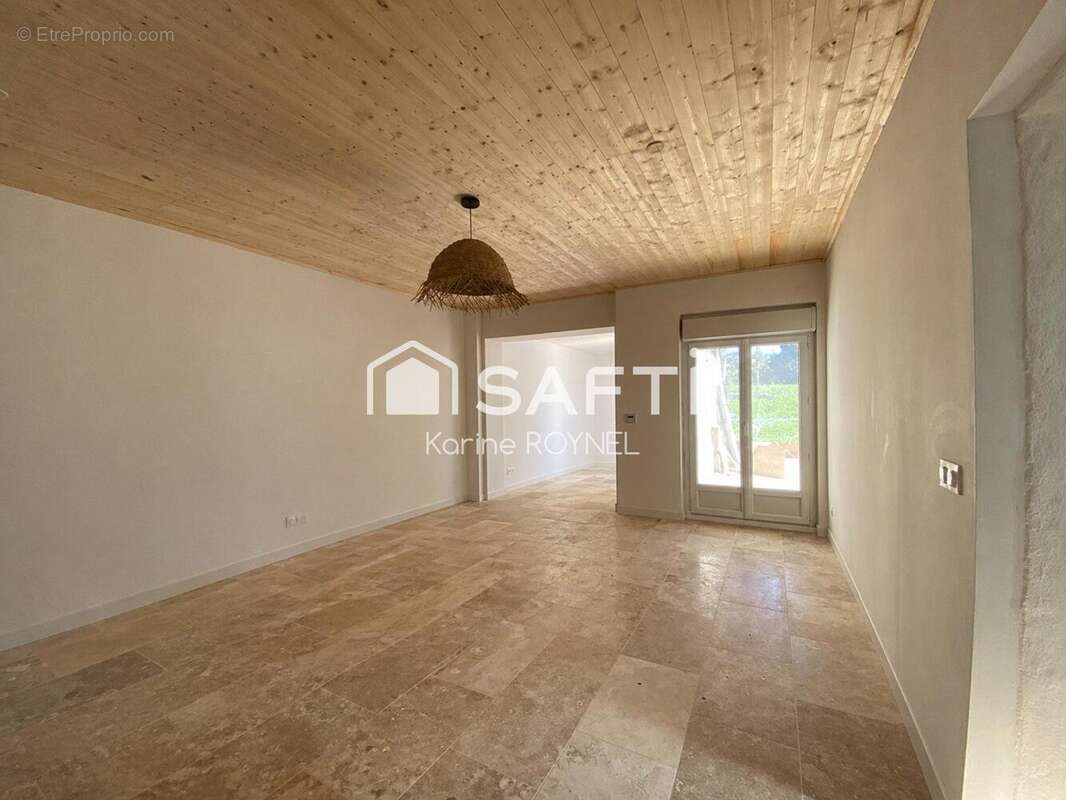 Maison 90 m² à Lussac  - photo 7