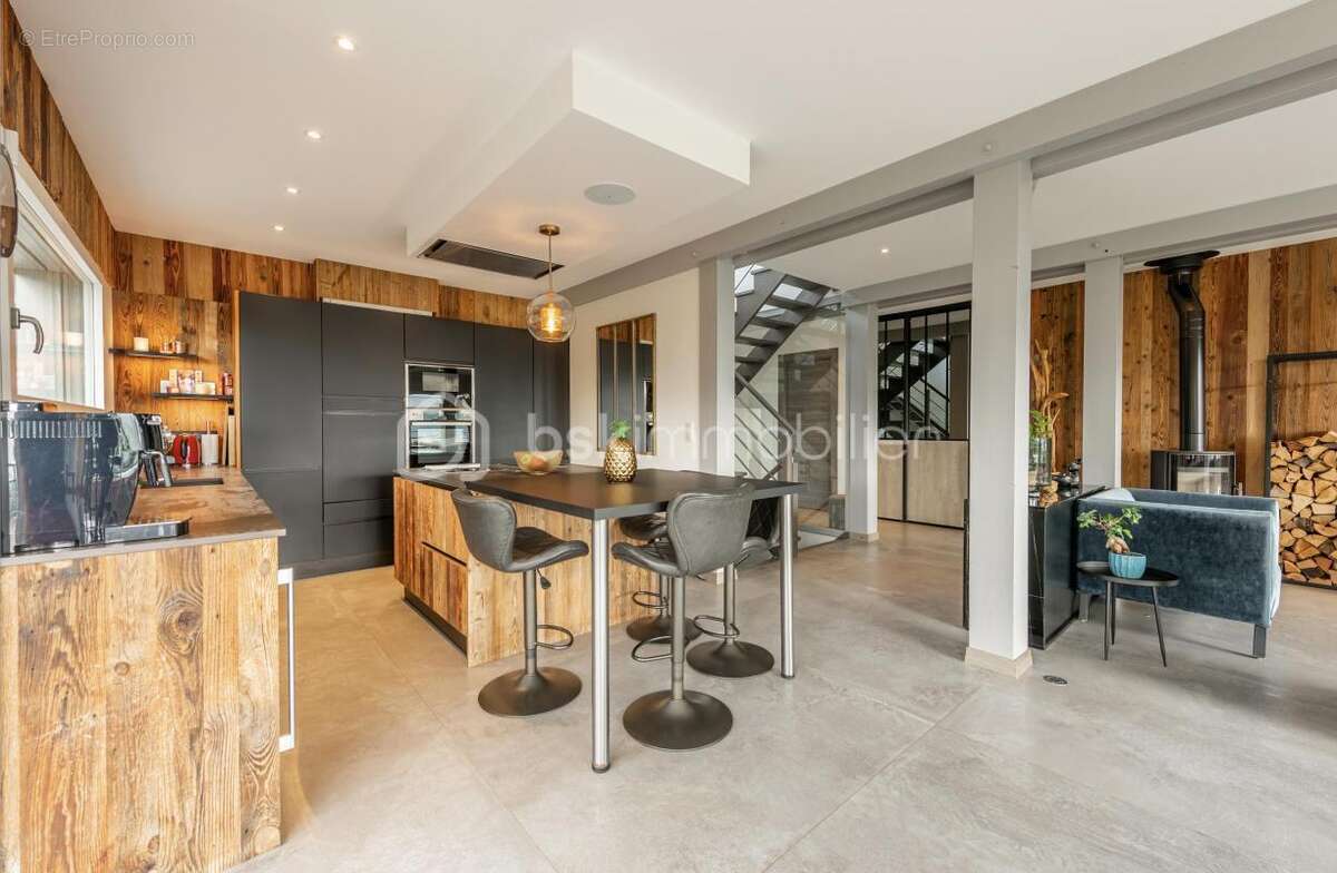 Maison à SAINT-JORIOZ