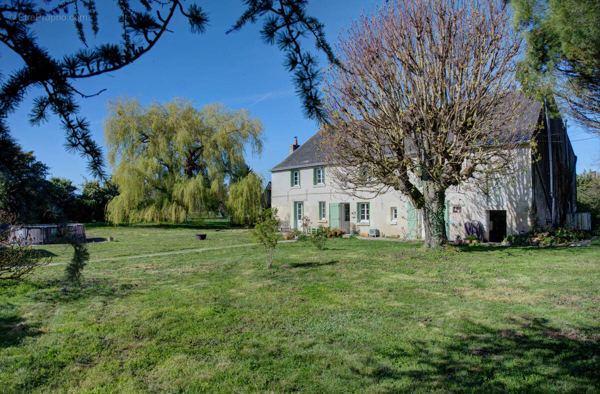 Maison à REUGNY