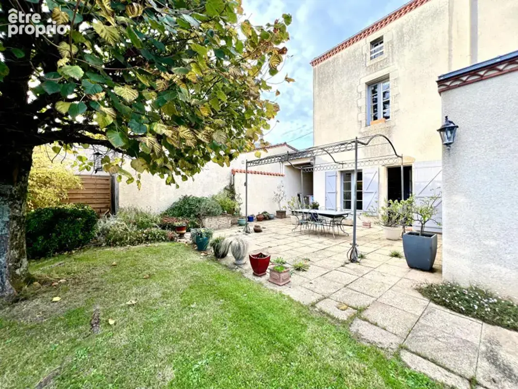 Maison Montfaucon Montigne 7 pièce(s) 206 m2 - photo 2