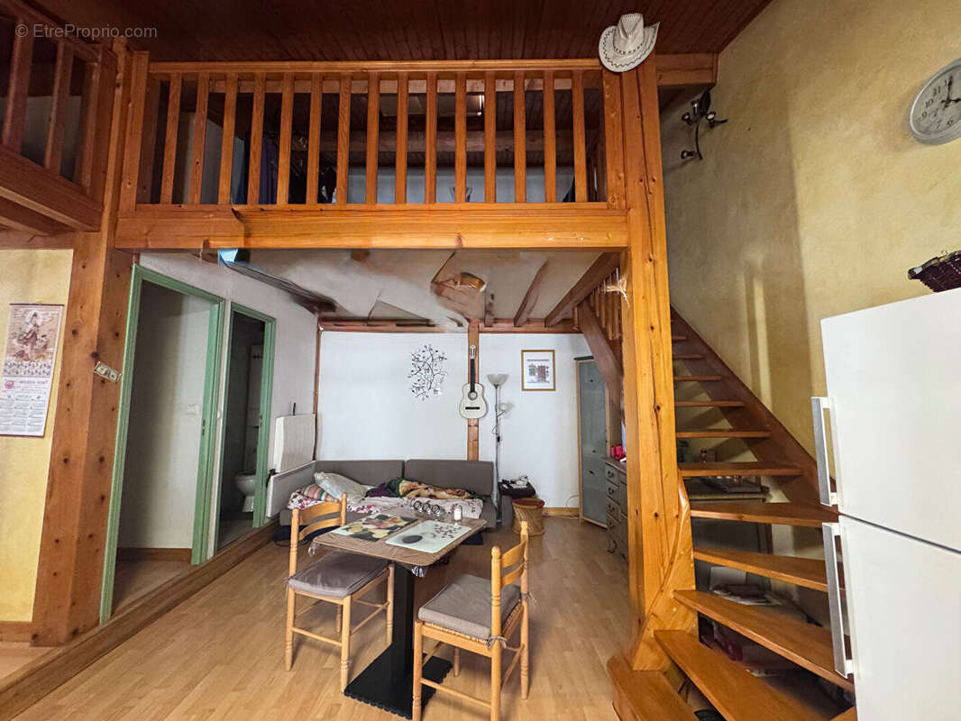 Appartement à PUY-GUILLAUME