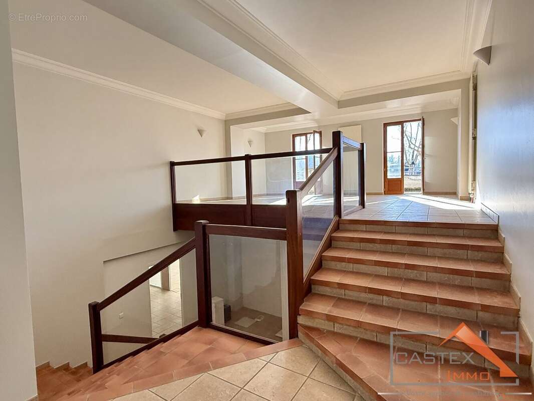 Commerce à SALIES-DU-SALAT