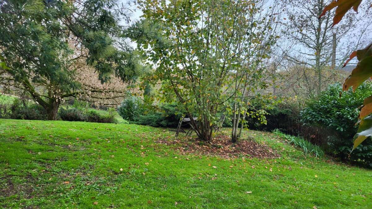 Maison à SAINT-JEAN-D&#039;ESTISSAC