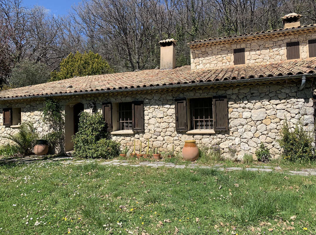 Maison à SAINT-VALLIER-DE-THIEY