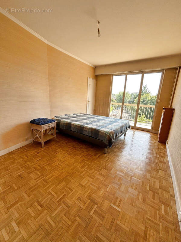 À vendre   Spacieux F4 avec balcons cave et box en sous sol    BAS Montmorency (Avenue de la Division Leclerc) - photo 9