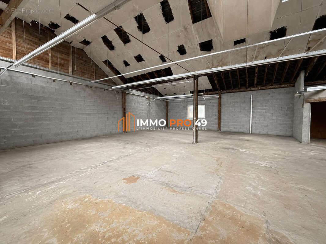 Commerce 298 m² à La Renaudiere  - photo 4