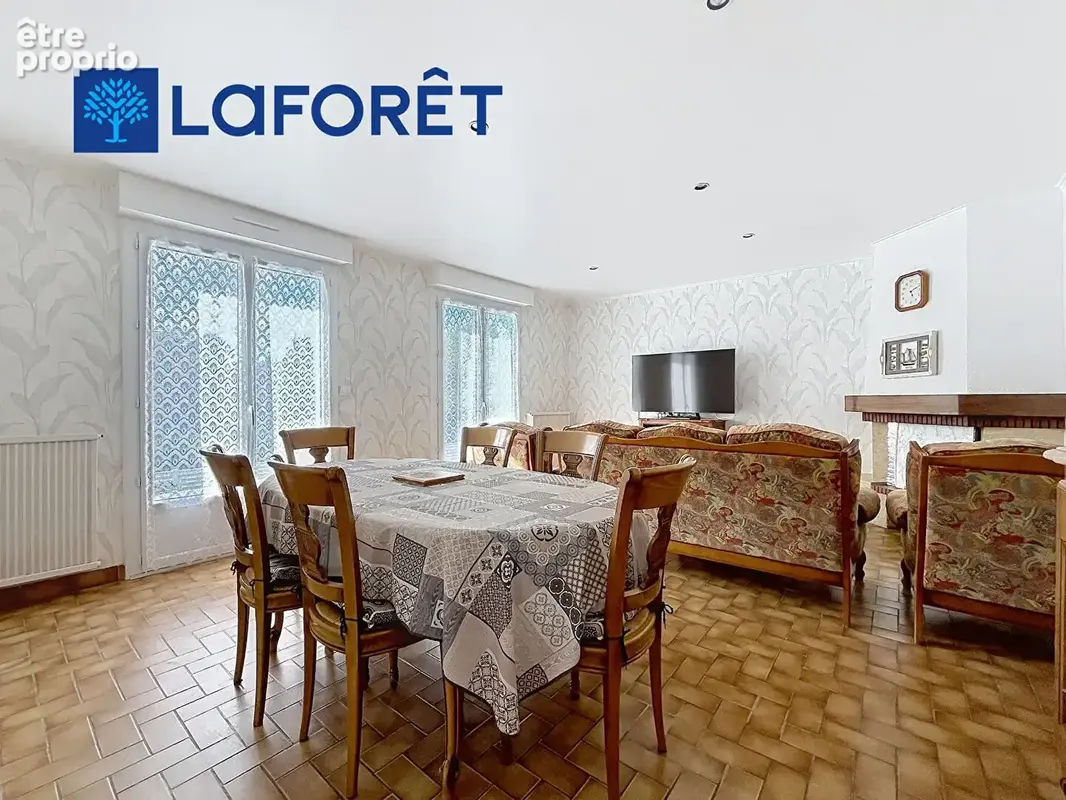 A vendre ! Maison Guern 6 pièce(s) 142m² - photo 2