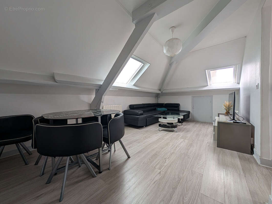 Appartement à SARTROUVILLE