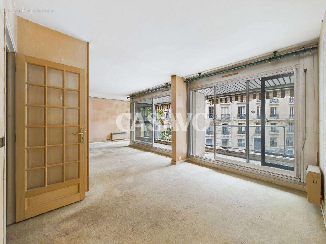 Appartement à NEUILLY-SUR-SEINE