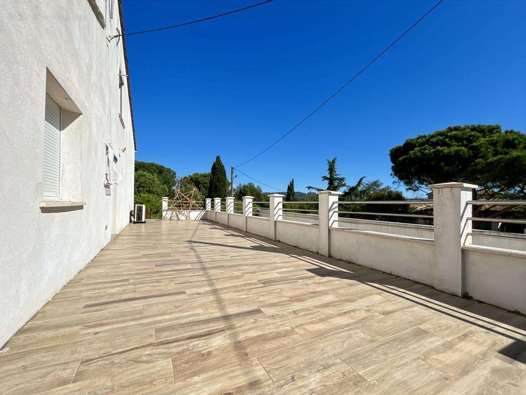 Maison à PUGET-SUR-ARGENS