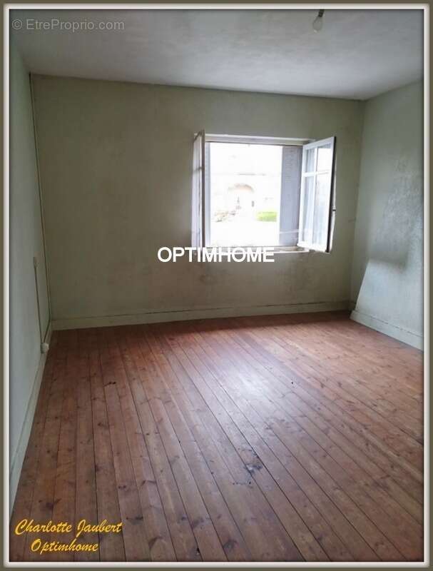 Maison à AUBETERRE-SUR-DRONNE