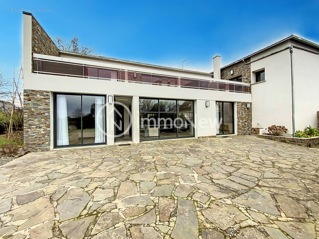 Maison à DONVILLE-LES-BAINS