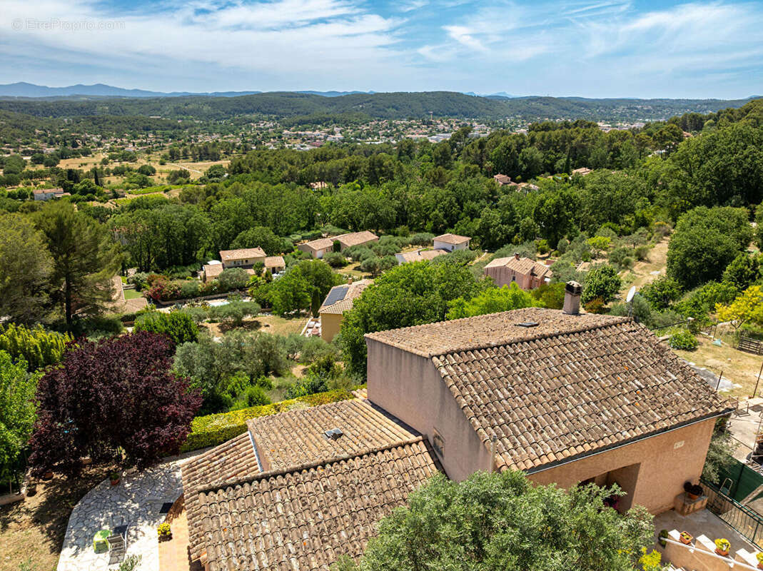 A VENDRE EN EXCLUSIVITE à Draguignan - Maison 4 pièces Lumineuse et calme avec belle vue - photo 5