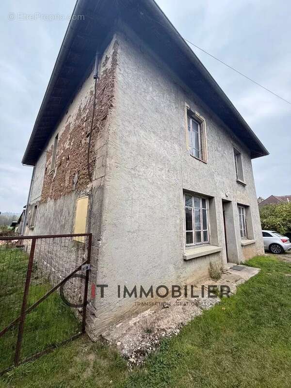 Maison à VEYRINS-THUELLIN