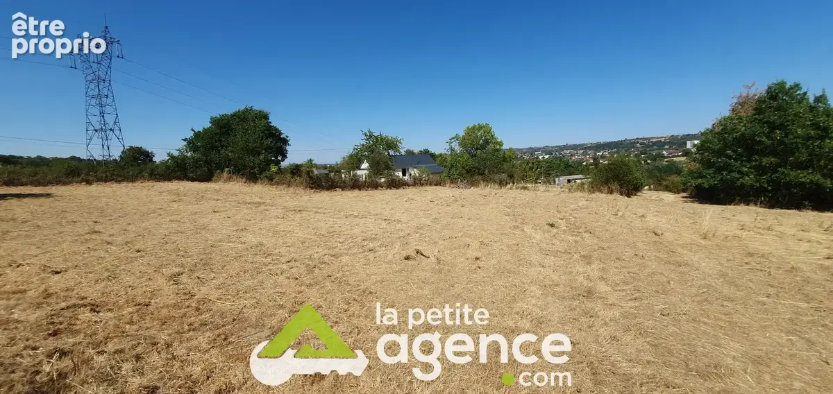Maison 88 m2 à rénover avec beau terrain - photo 15