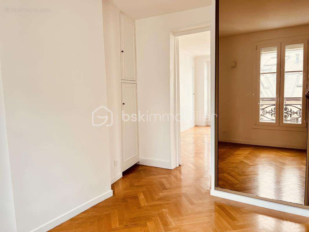 Appartement à PARIS-17E