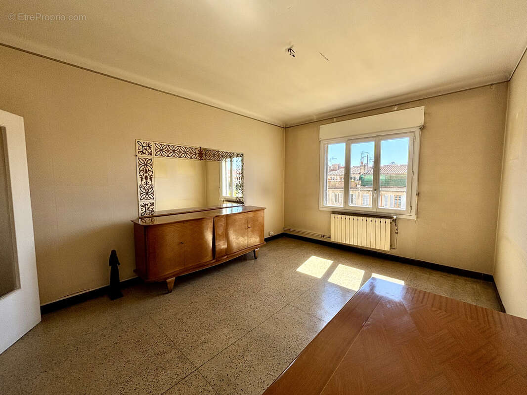 Appartement à MARSEILLE-1E