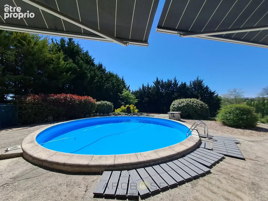 Maison familiale de plain-pied avec véranda, piscine et grand jardin - photo 23