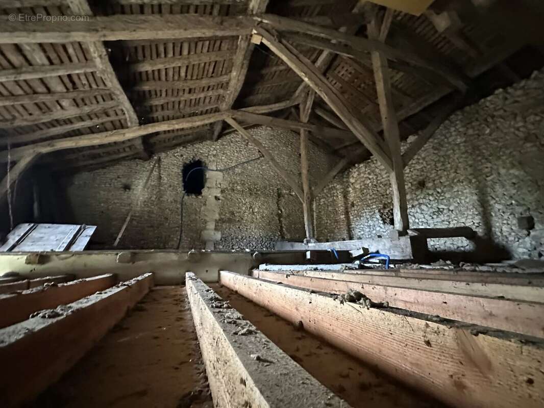 Ancien commerce à vendre, avec possibilités de faire des appartements - photo 13