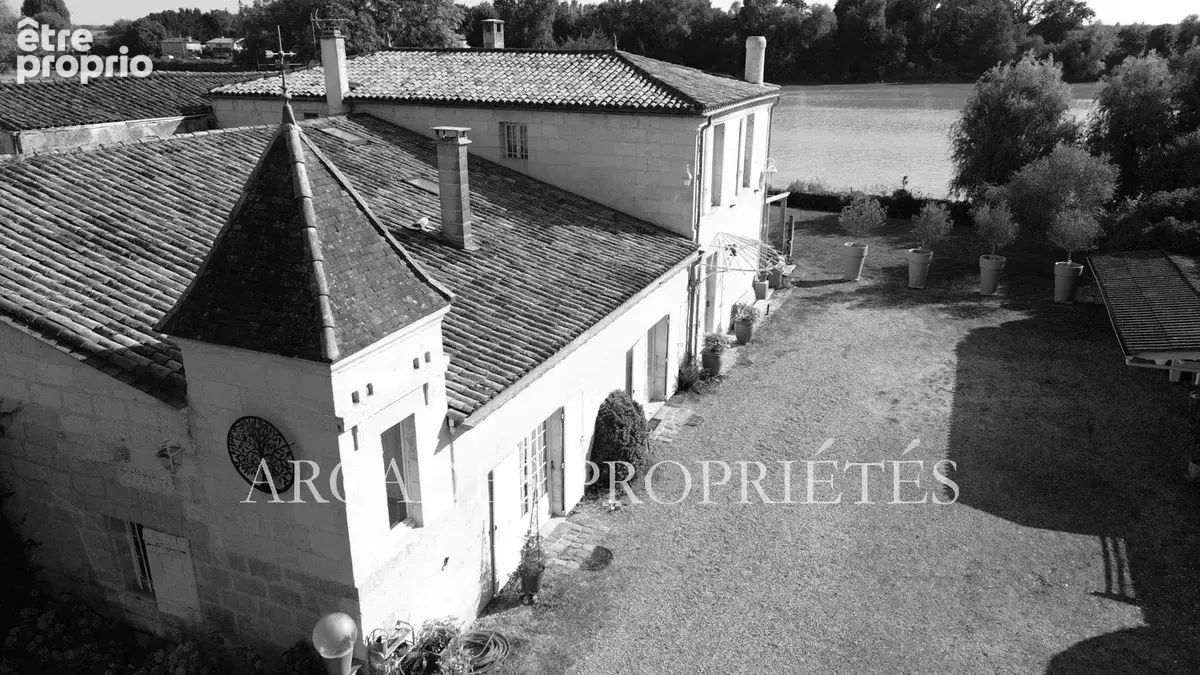 Photo Maison à Fronsac au prix de 690 000€