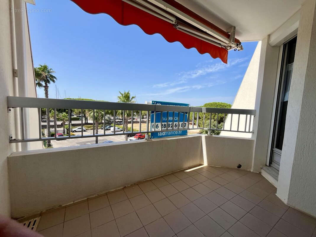 Appartement T2 cabine au 3ème étage avec un parking - PORT CAMARGUE LAC SALONIQUE - photo 3