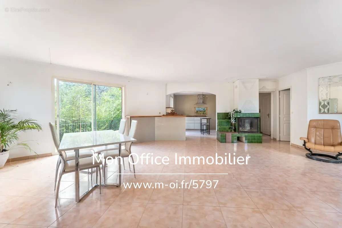 Référence : 5797-GBE - Maison 5 pièces avec piscine et pool house - photo 12