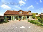 Maison à MONDONVILLE-SAINT-JEAN