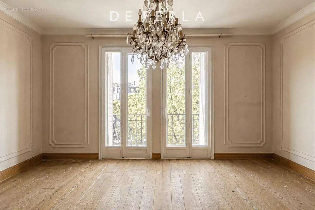 Appartement à PARIS-14E