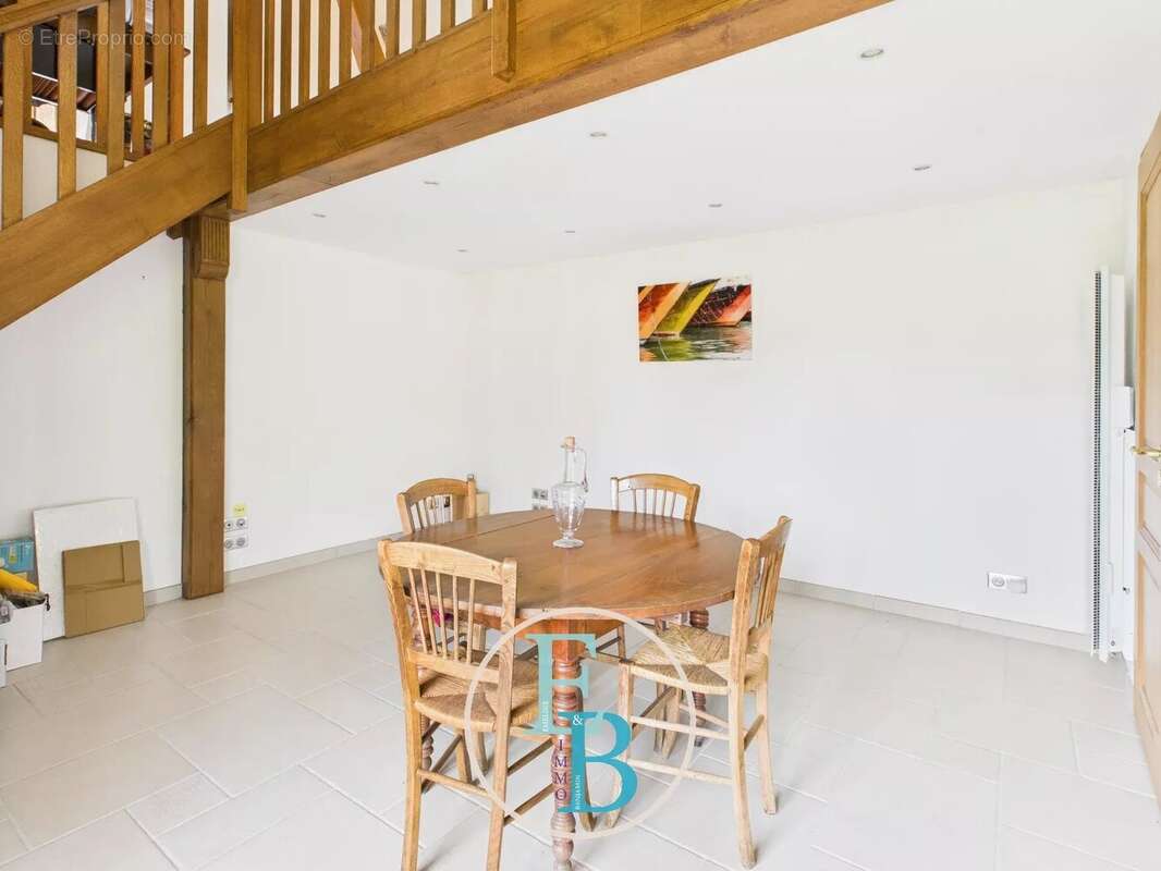 Maison à LE BEC-HELLOUIN