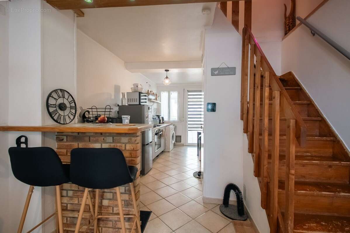 Maison à MARINGUES