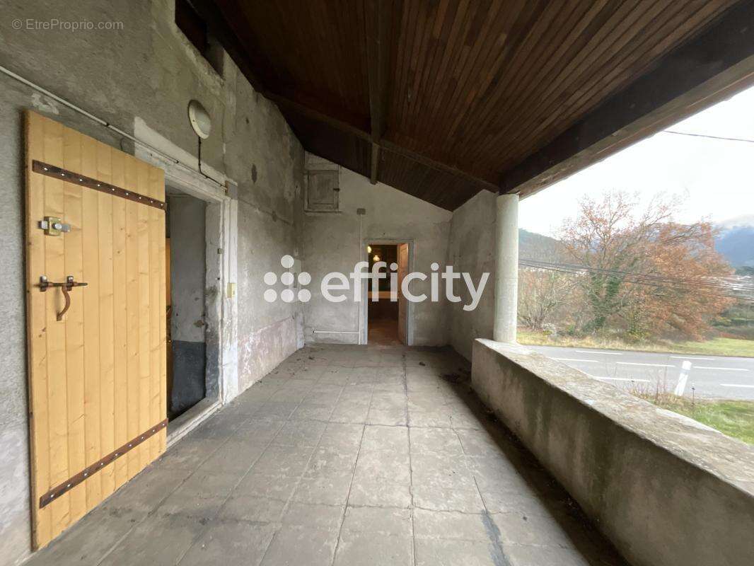 Maison à VESSEAUX