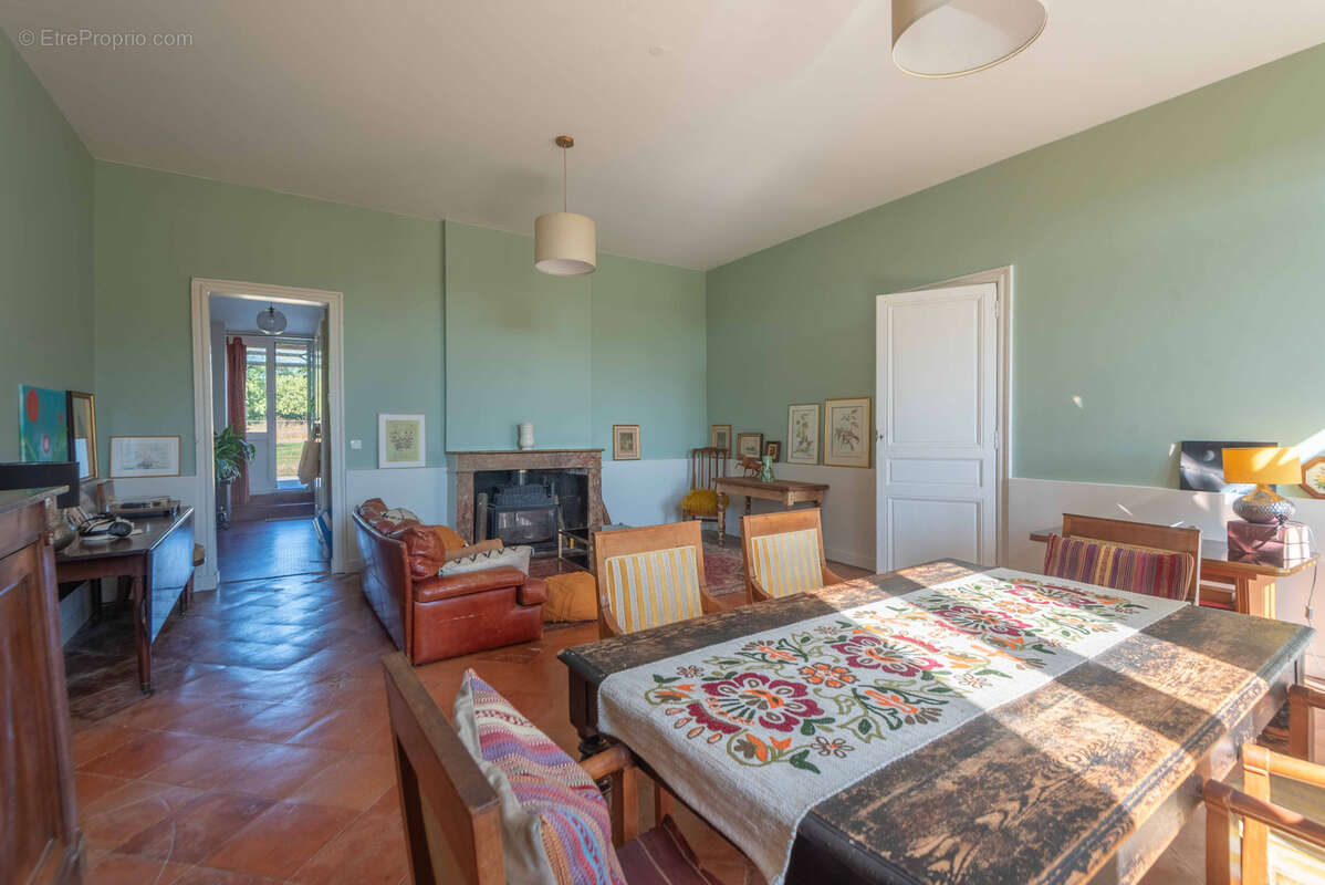 Maison à CAMBLANES-ET-MEYNAC