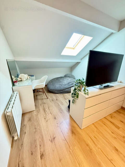 Maison à SAINT-GENIS-POUILLY