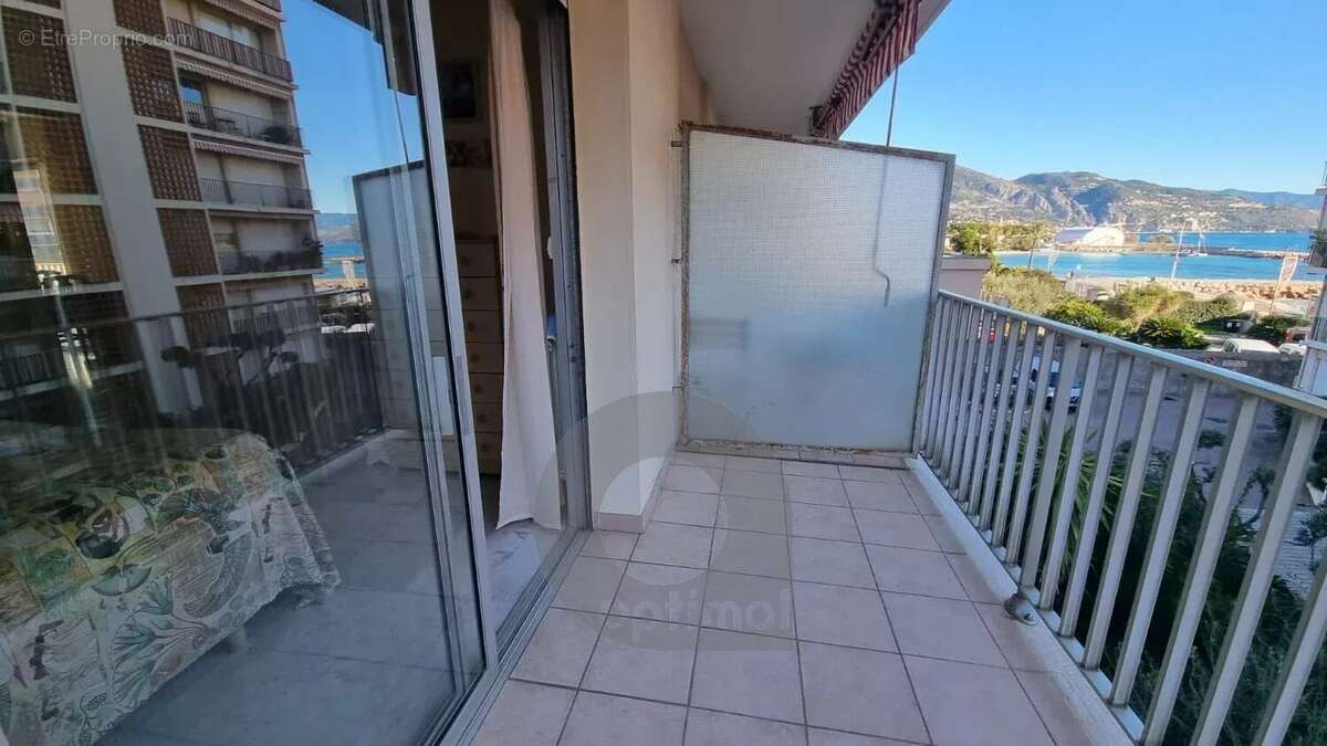 Appartement à ROQUEBRUNE-CAP-MARTIN