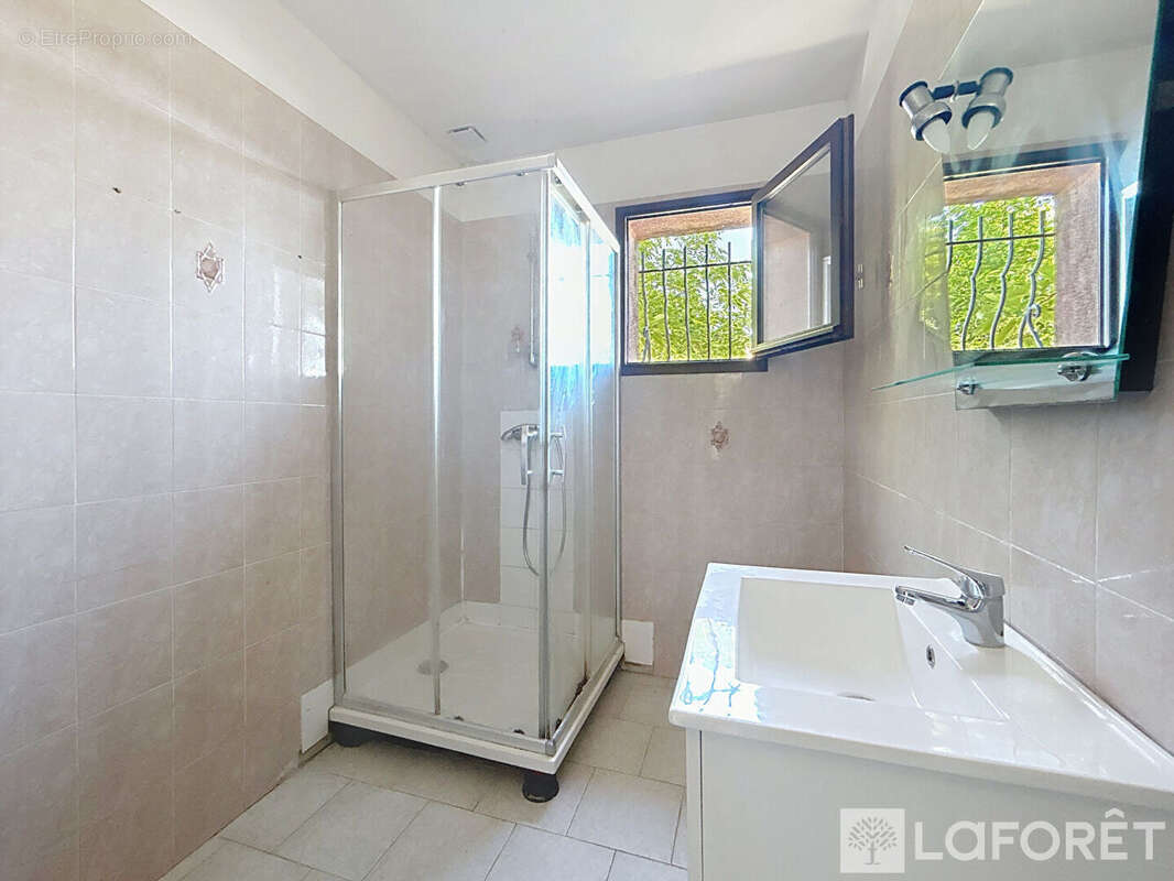 Maison CARRO 4 pièce(s) 82 m2 - photo 7