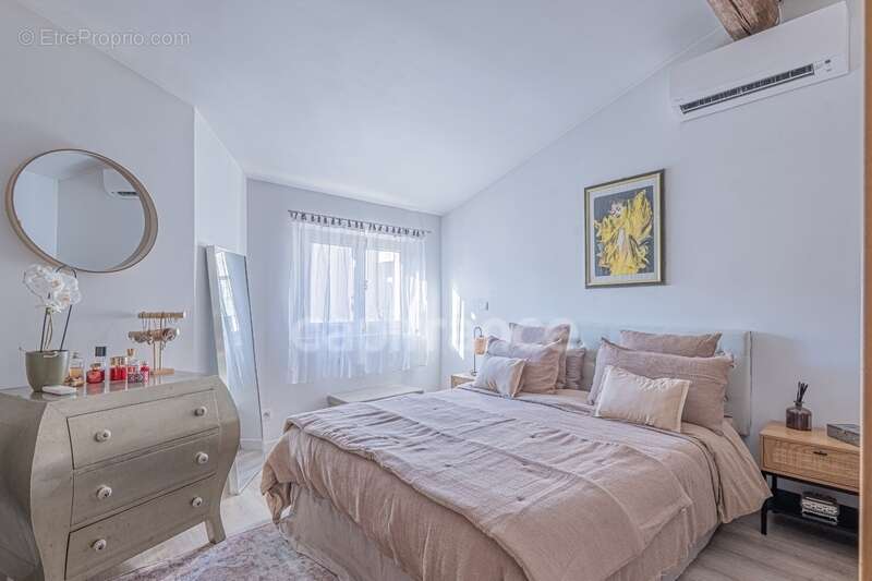 Mougins / à vendre Propriété type MAZET avec dépendance, piscine et garage pour 2 véhicules - photo 9