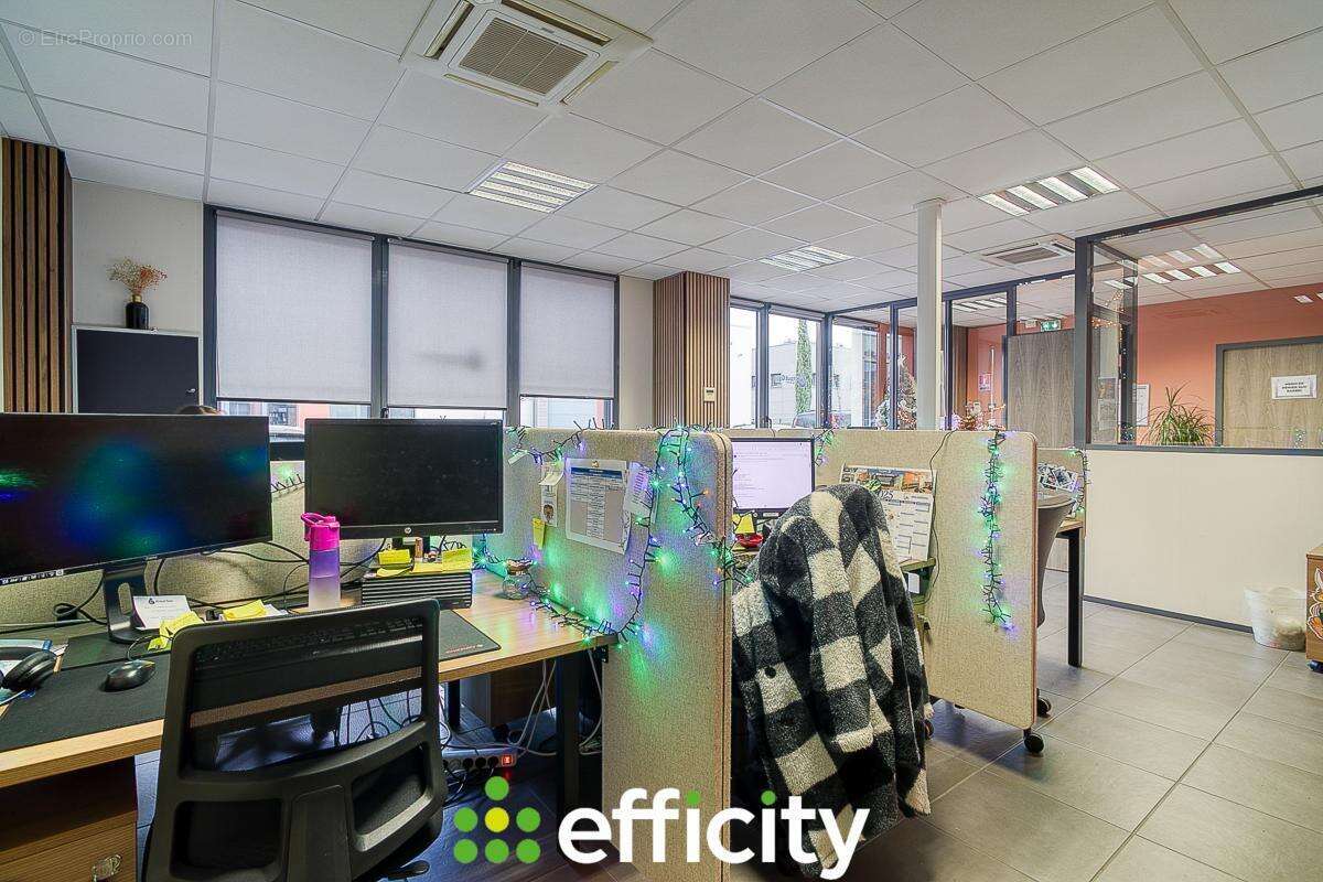 Commerce à DECINES-CHARPIEU