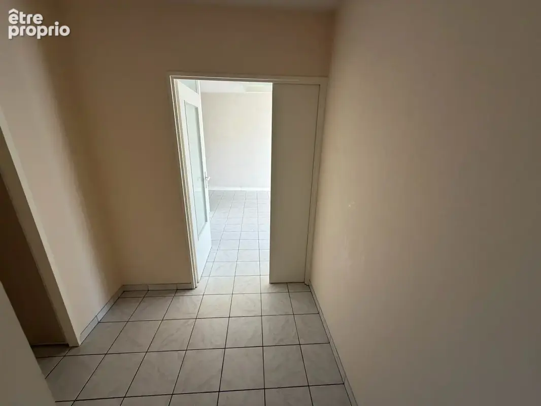 Appartement t3 residentiel - cave - parking privé - photo 11