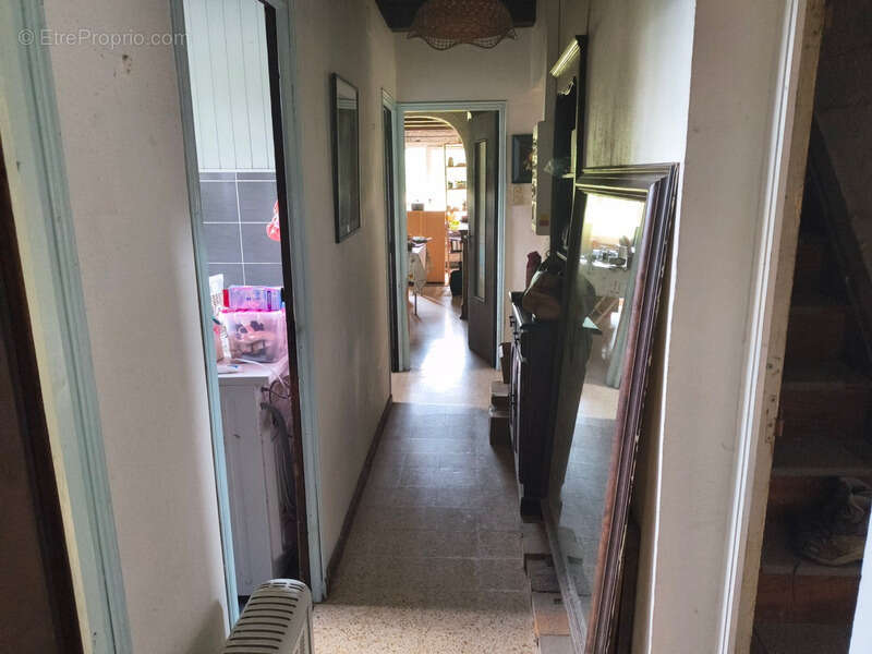 Dpt Haute Garonne (31), à vendre VILLENEUVE LECUSSAN maison à rénover T5 de 107m² habitables + abris voitures sur 730m² de terra - photo 22