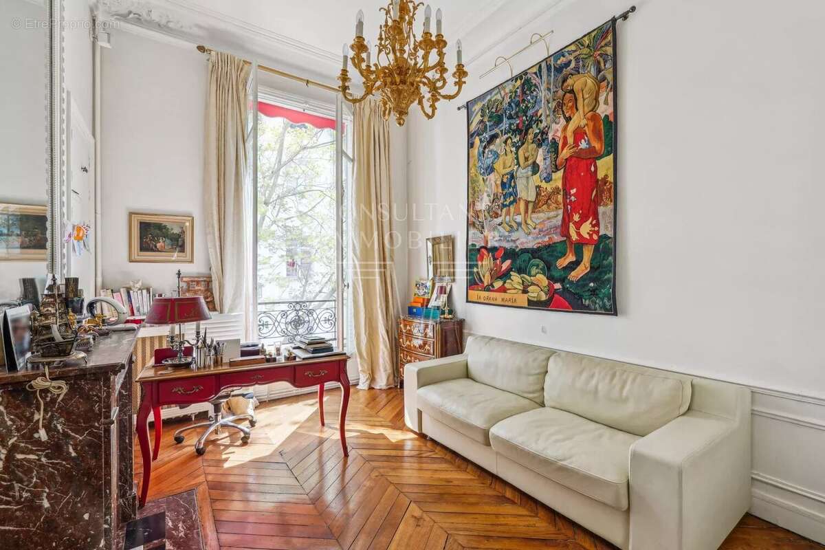 Appartement à PARIS-17E