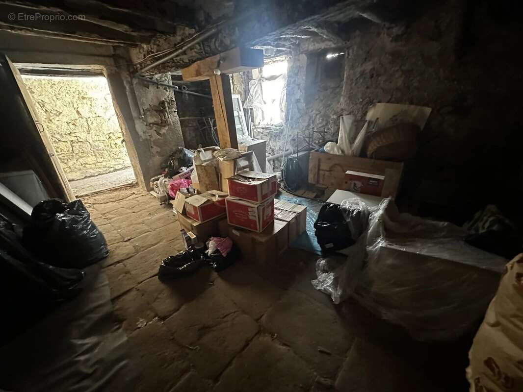 Appartement traversant, 2 chambres, 1 cave de 23 m2 - photo 9