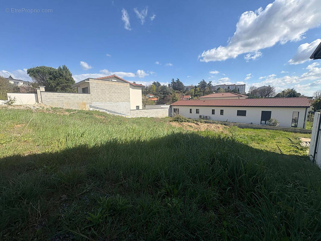 Terrain à LE PEAGE-DE-ROUSSILLON