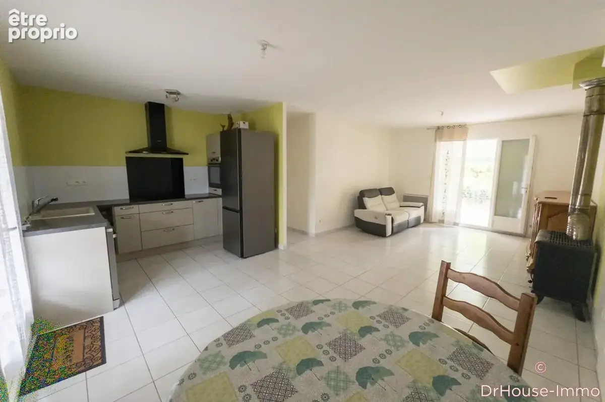 Maison 3 pièces 65 m² à vendre à Saint-Laurent-Des-Vignes (24100) - photo 3